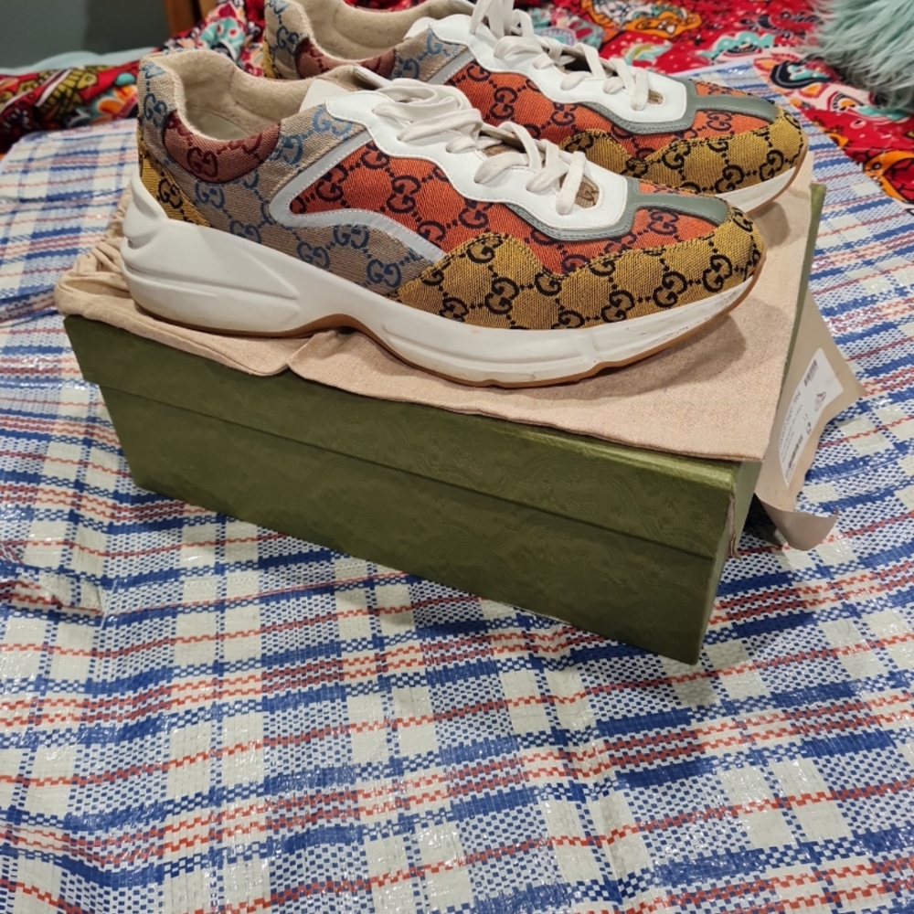 Gucci Beige and Red Patterned Sneakers